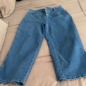Classic Blue Women's cropped jeans